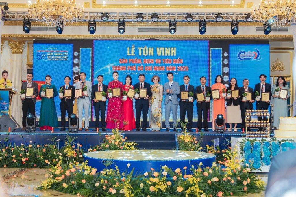 HASUN vinh dự nhận danh hiệu “Sản phẩm – Dịch vụ Tiêu Biểu TP.HCM năm 2025” 1 z7139456794708 80f31485cd84cc150e1871ebbf522d9d